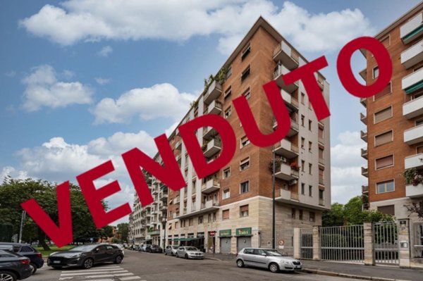 appartamento in vendita a Milano in zona Montalbino