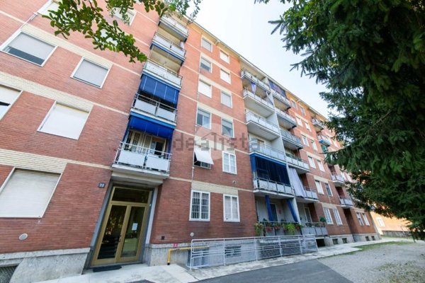 appartamento in vendita a Milano in zona Baggio