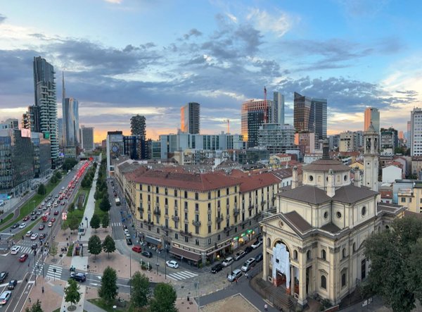 appartamento in vendita a Milano in zona Porta Nuova