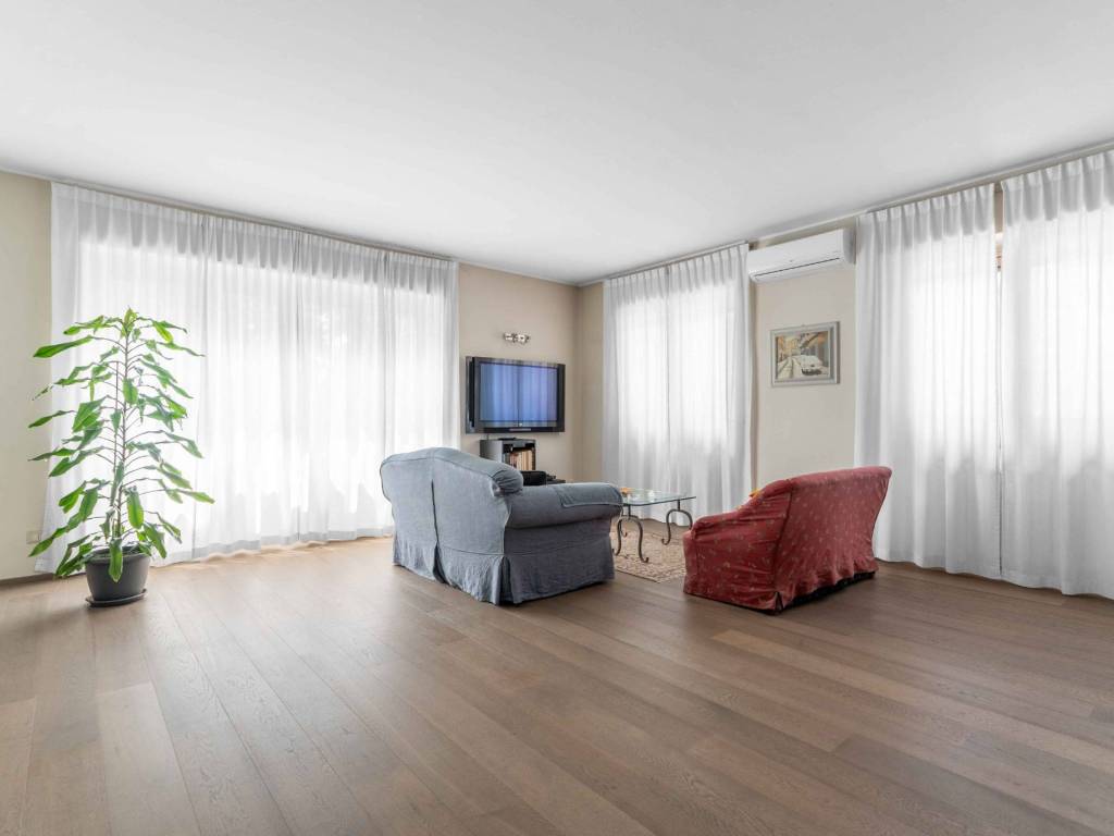appartamento in vendita a Milano in zona Porta Genova