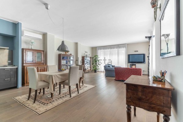 appartamento in vendita a Milano in zona Porta Genova