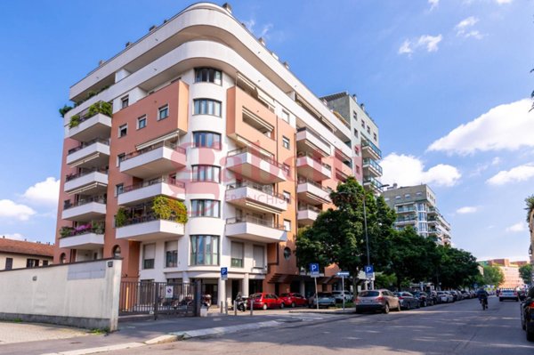 appartamento in vendita a Milano in zona Dergano