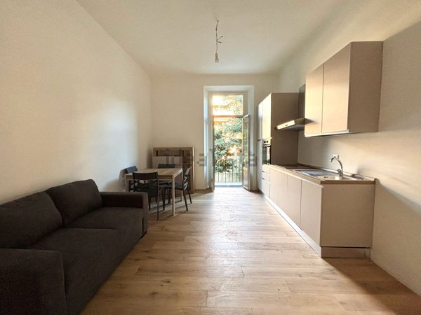 appartamento in vendita a Milano in zona Lorenteggio