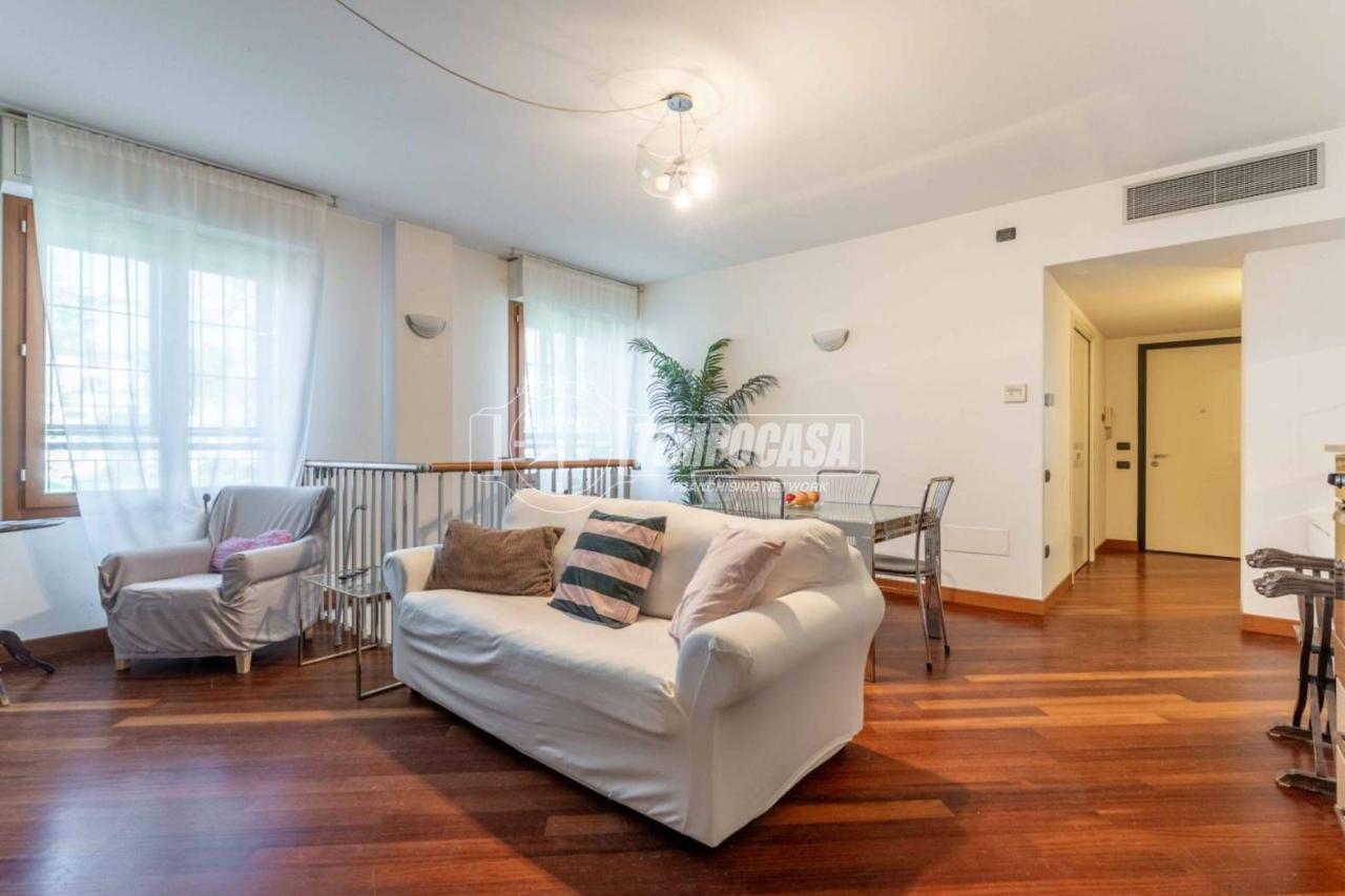 appartamento in vendita a Milano in zona Porta Genova
