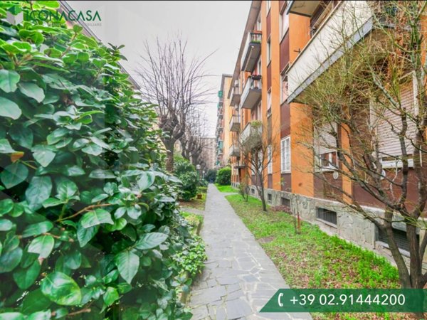appartamento in vendita a Milano in zona Montalbino