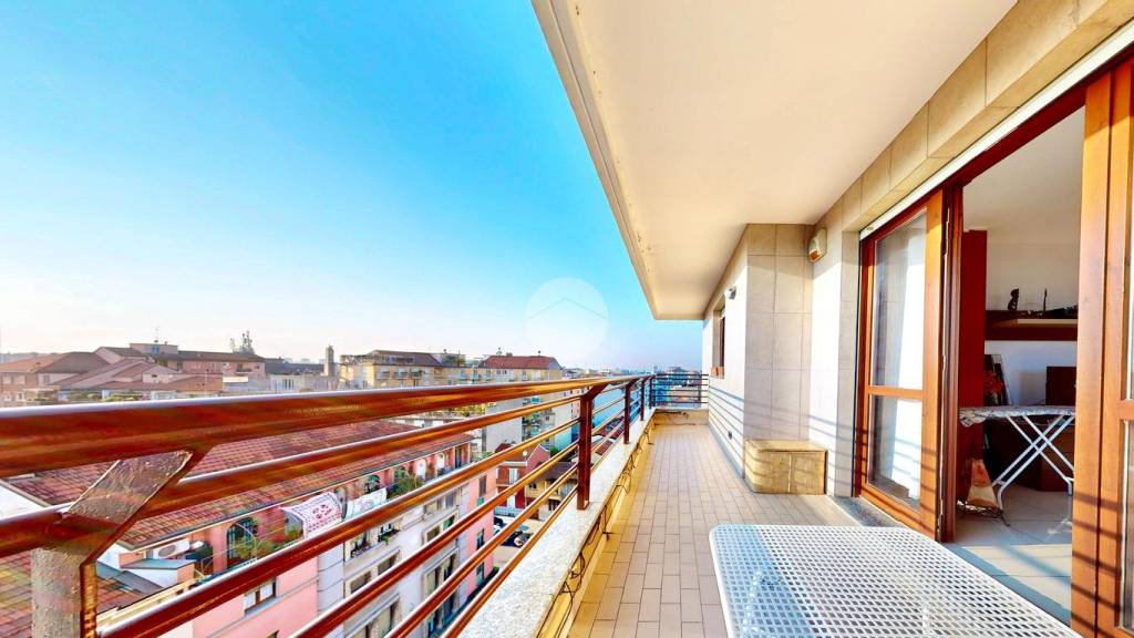 appartamento in vendita a Milano in zona Casoretto