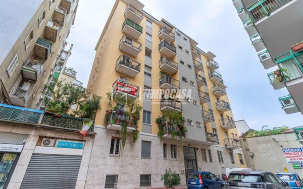 appartamento in vendita a Milano in zona Porta Genova