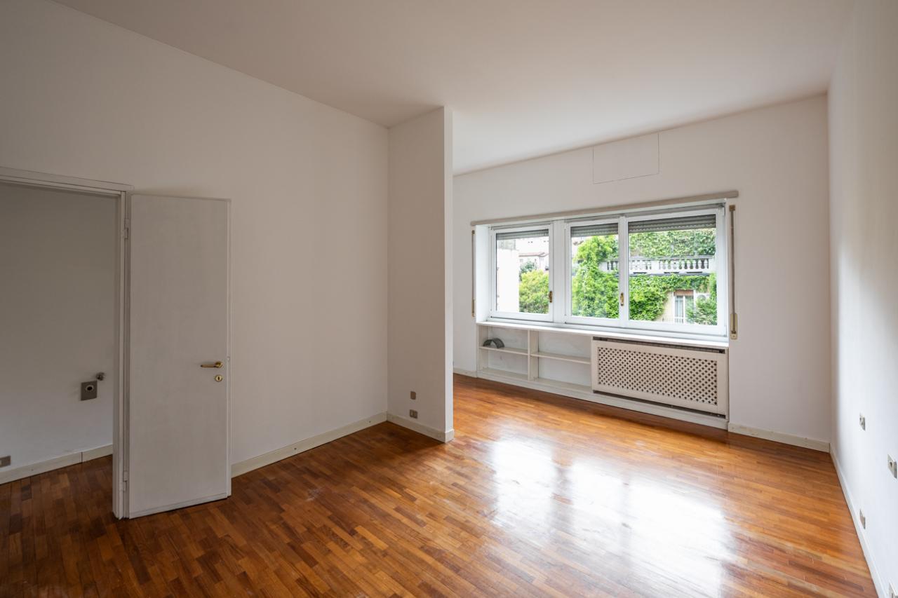 appartamento in vendita a Milano in zona Guastalla