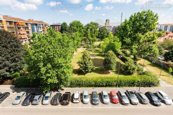 appartamento in vendita a Milano in zona Feltre