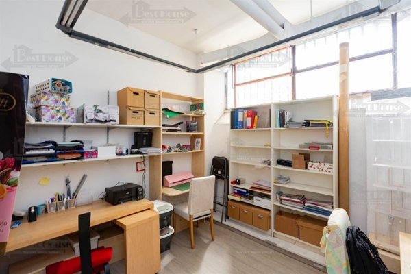 ufficio in vendita a Milano in zona Loreto