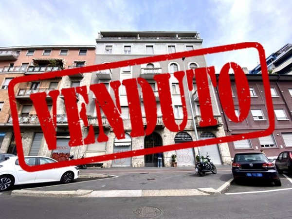 appartamento in vendita a Milano in zona Lorenteggio