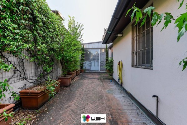 appartamento in vendita a Milano in zona Barona