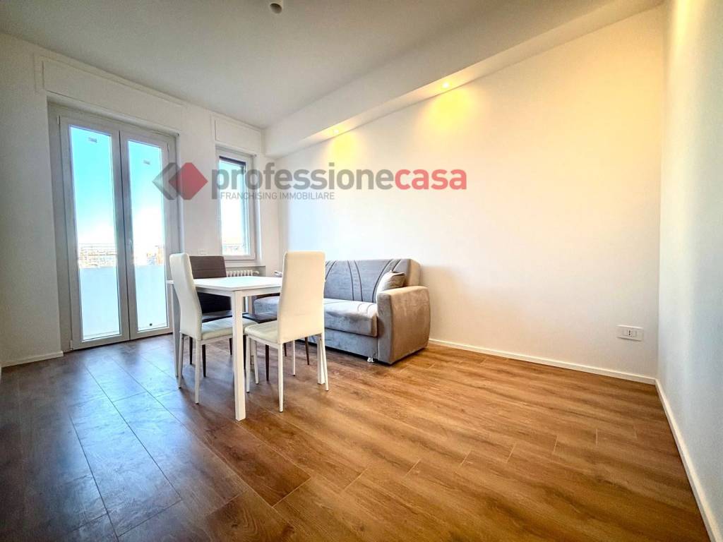 appartamento in vendita a Milano in zona Morivione