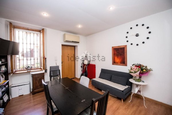 appartamento in vendita a Milano in zona Bocconi