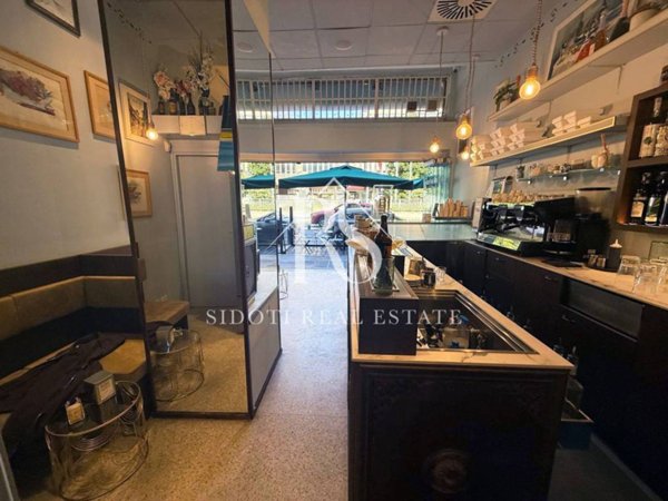 negozio in vendita a Milano in zona Isola