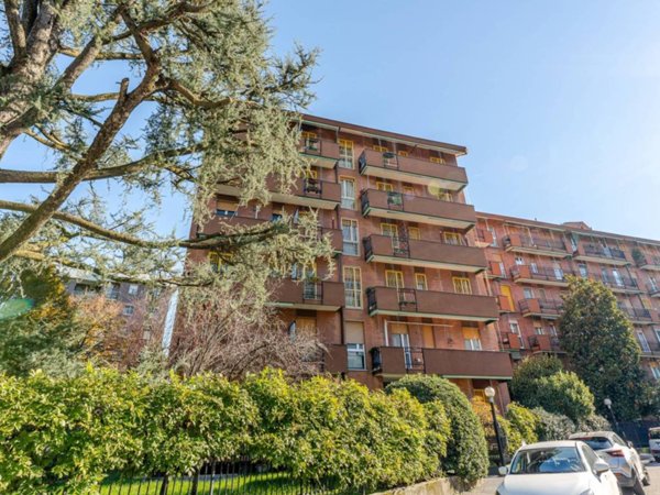 appartamento in vendita a Milano in zona Vigentino