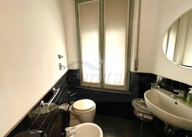 appartamento in vendita a Milano in zona Guastalla