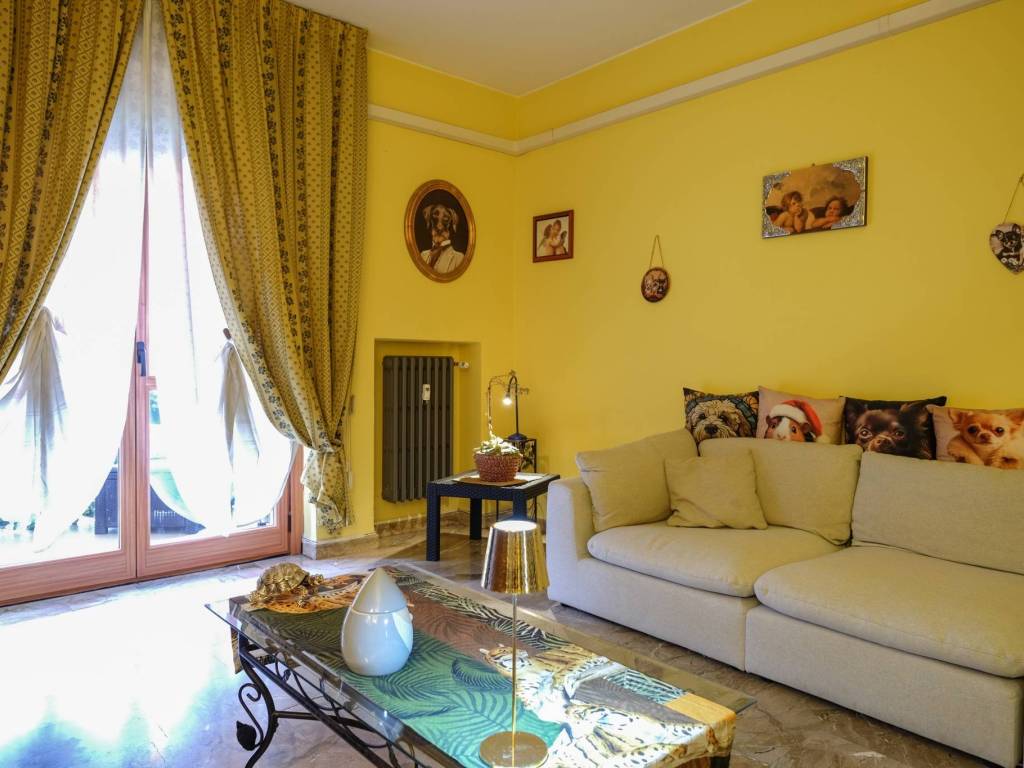 appartamento in vendita a Milano in zona Baggio