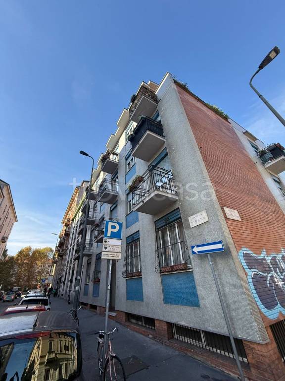 appartamento in vendita a Milano in zona Gorla