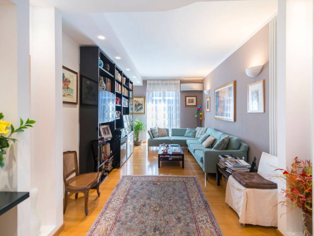 appartamento in vendita a Milano in zona Città Studi