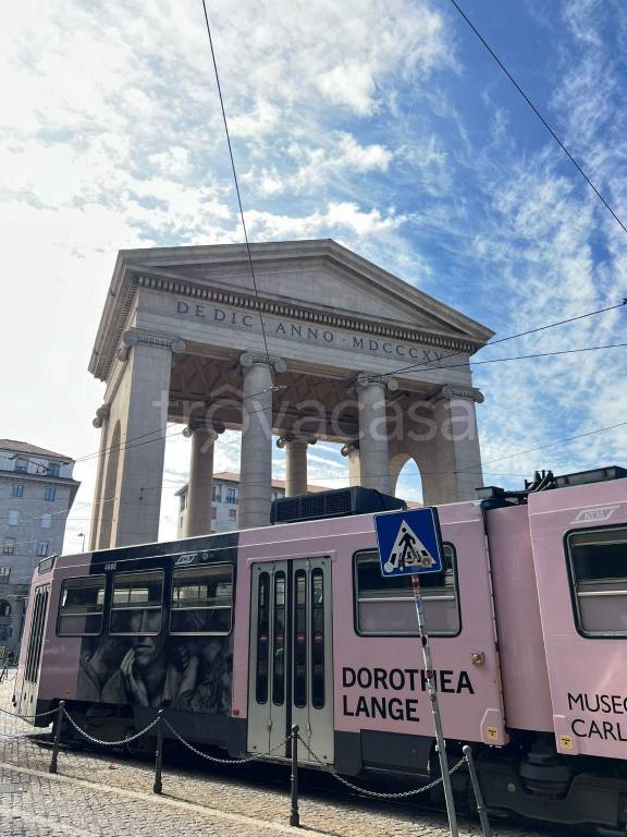 ufficio in vendita a Milano in zona Bocconi