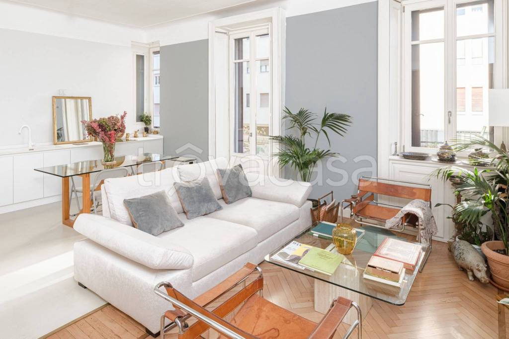 appartamento in vendita a Milano in zona Sempione