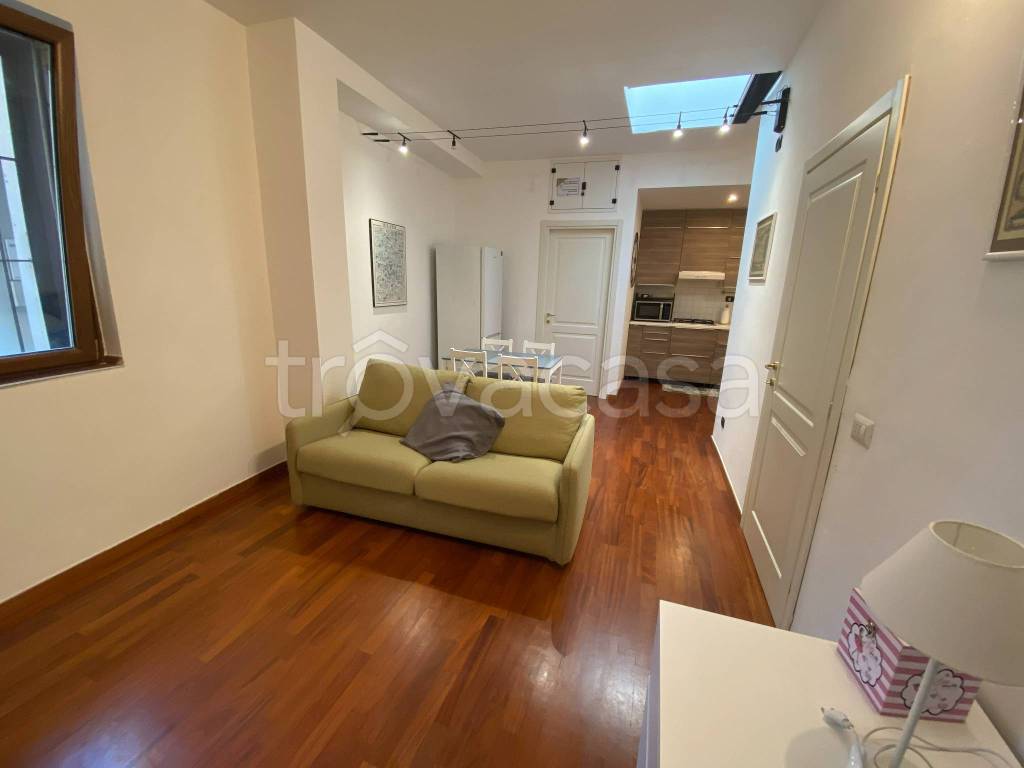 appartamento in vendita a Milano in zona Lorenteggio