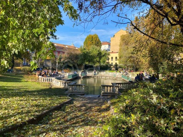 appartamento in vendita a Milano in zona Guastalla