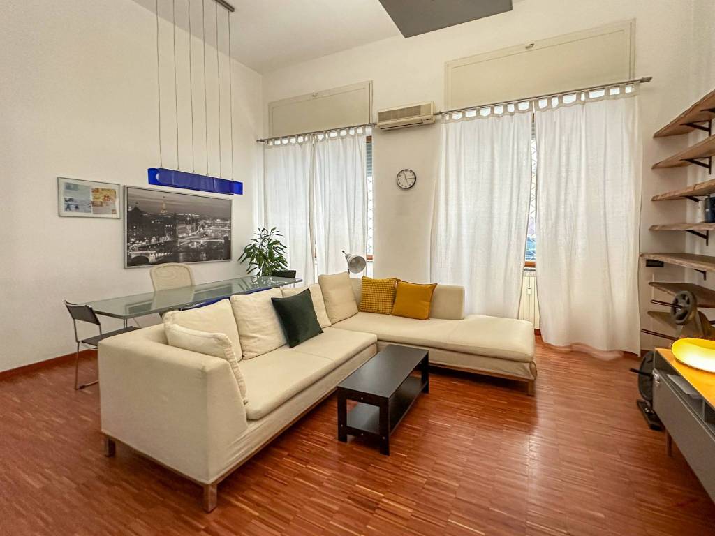 appartamento in vendita a Milano in zona Piazzale Lodi