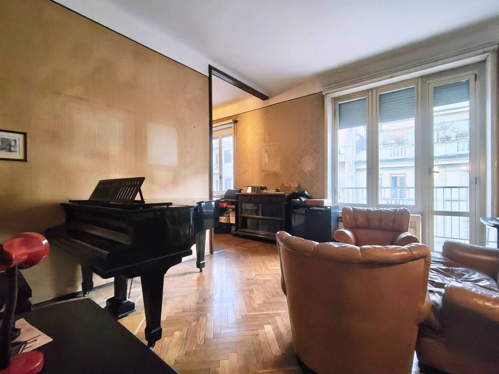 appartamento in vendita a Milano in zona Guastalla