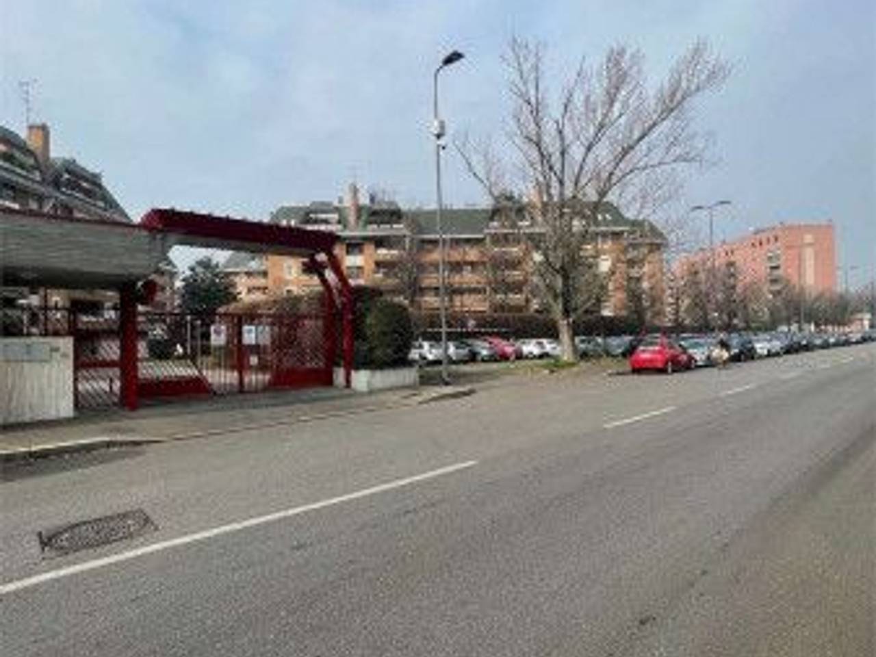 negozio in vendita a Milano in zona Gallaratese