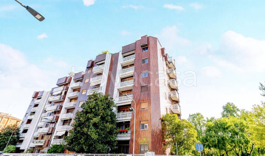 appartamento in vendita a Milano in zona Vigentino