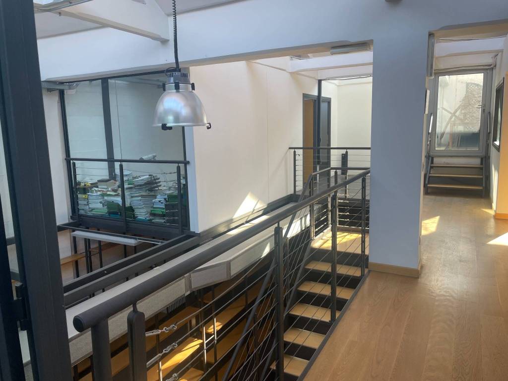 ufficio in vendita a Milano in zona Barona