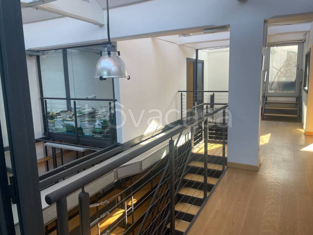 ufficio in vendita a Milano in zona Barona