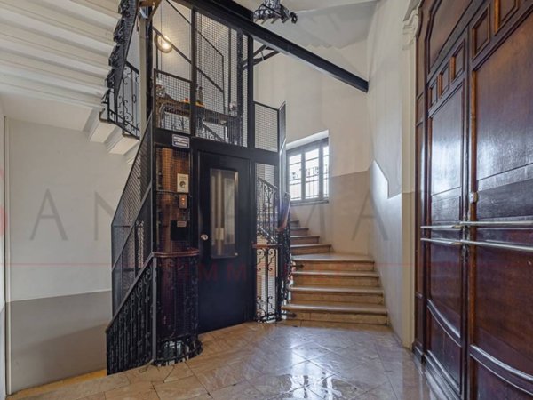 appartamento in vendita a Milano in zona Vigentino