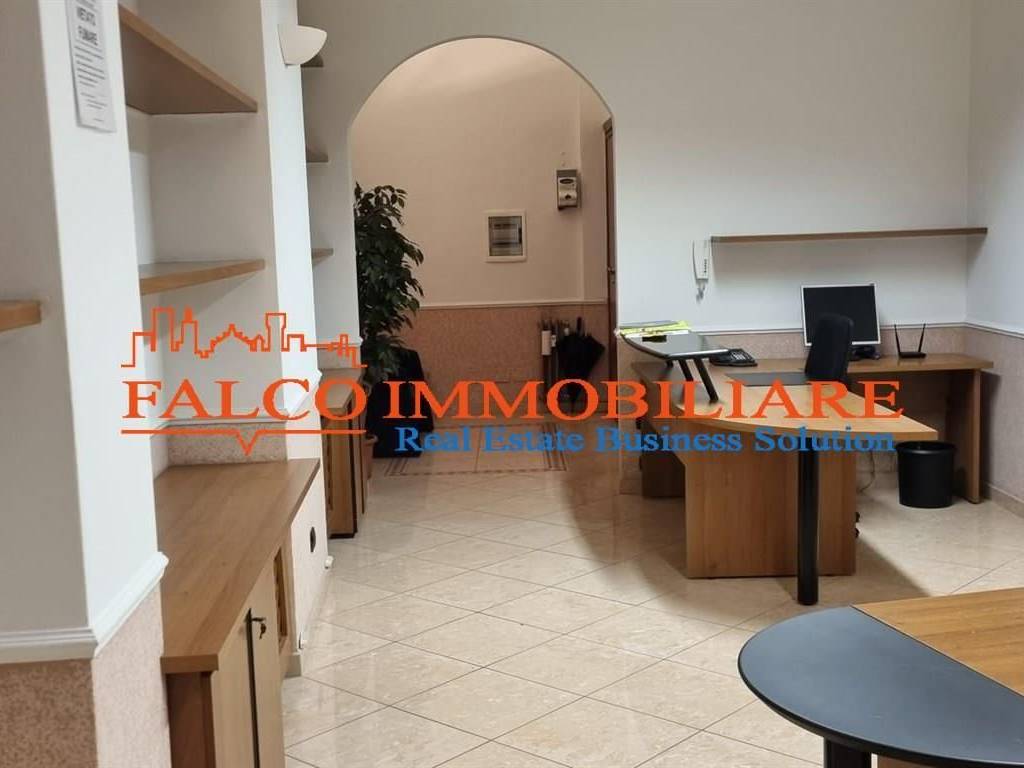 ufficio in vendita a Milano in zona Guastalla