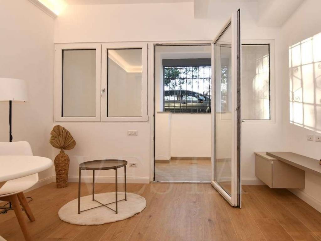 appartamento in vendita a Milano in zona Bocconi