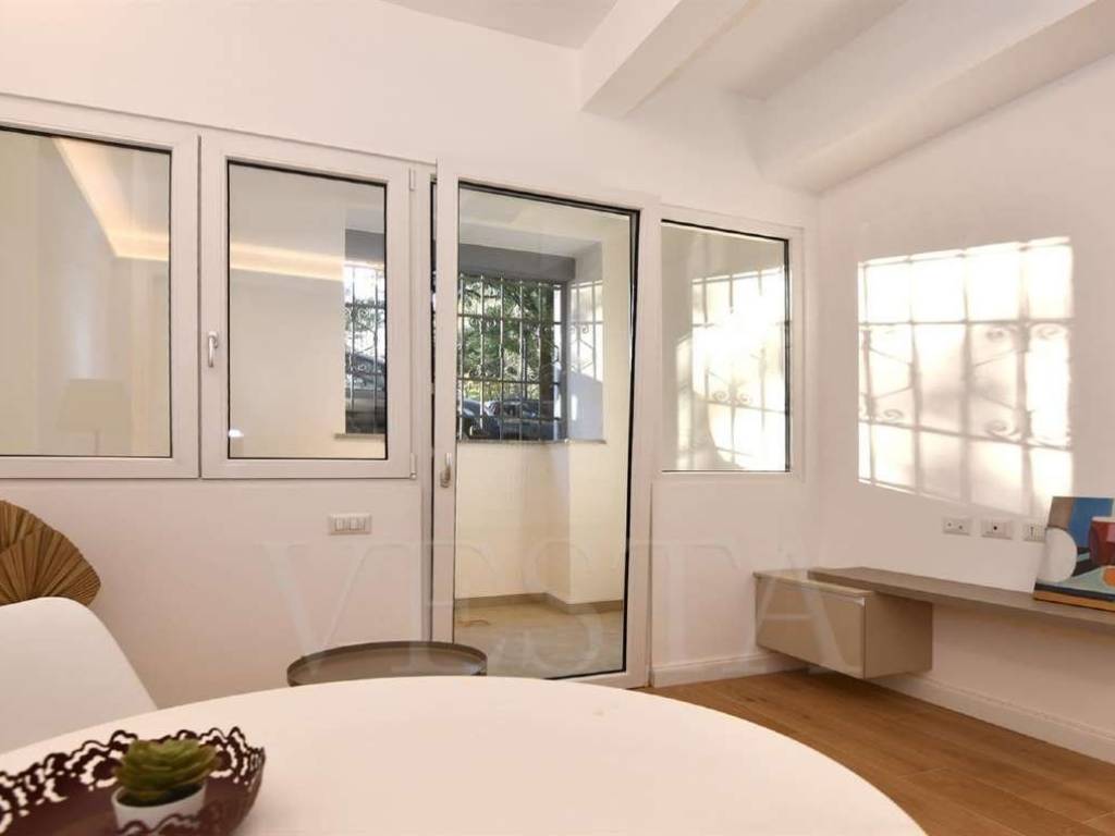 appartamento in vendita a Milano in zona Bocconi