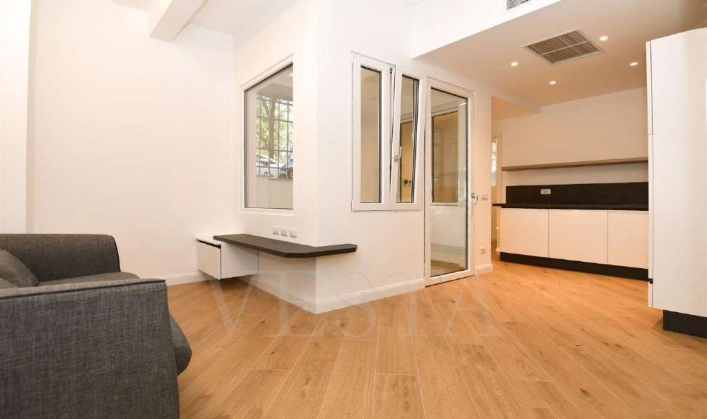 appartamento in vendita a Milano in zona Bocconi