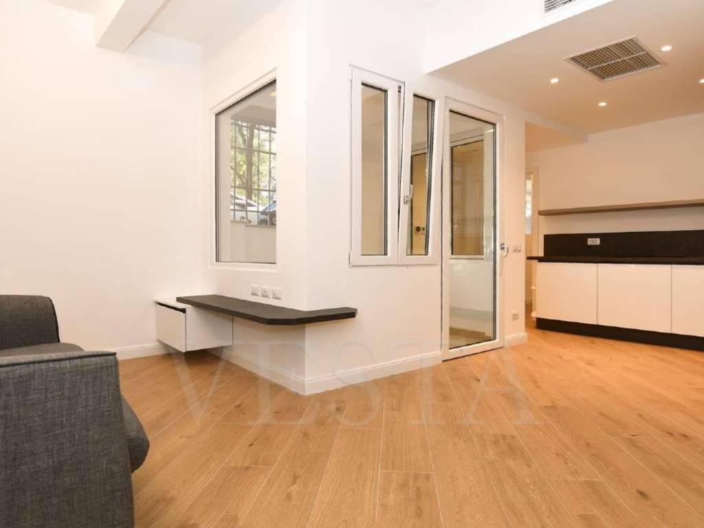 appartamento in vendita a Milano in zona Bocconi