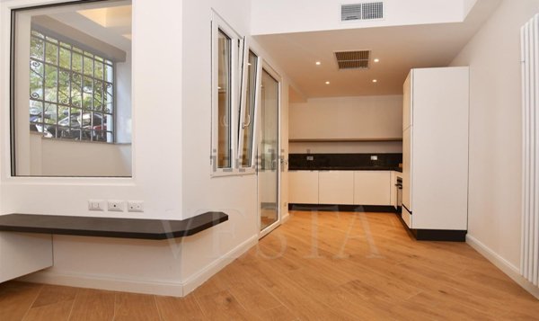 appartamento in vendita a Milano in zona Bocconi