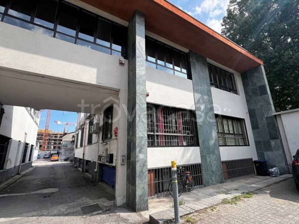 ufficio in vendita a Milano in zona Gorla