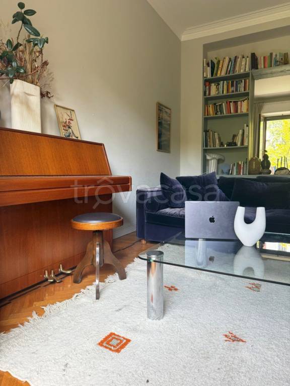 appartamento in vendita a Milano in zona Sempione