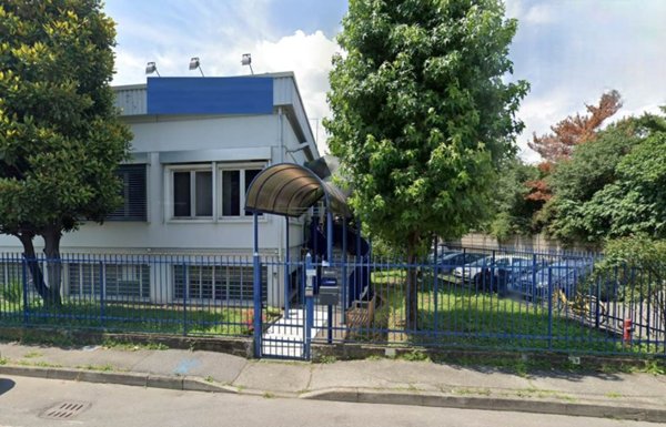 capannone in vendita a Milano in zona Forlanini