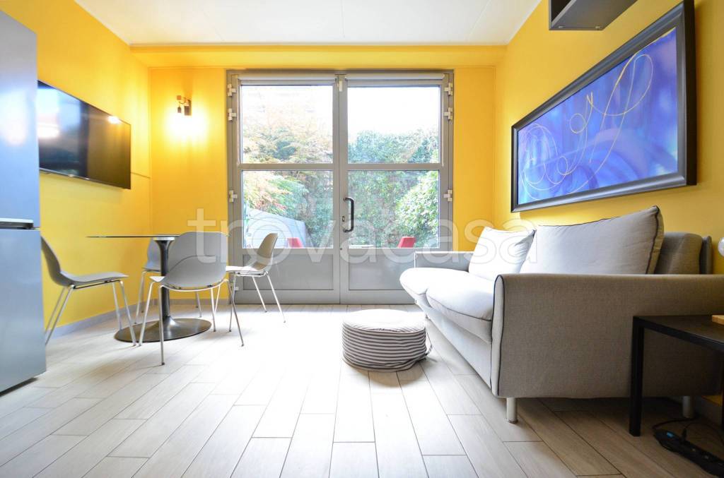 appartamento in vendita a Milano in zona Barona