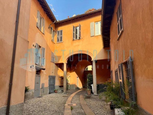 appartamento in vendita a Milano in zona Porta Genova