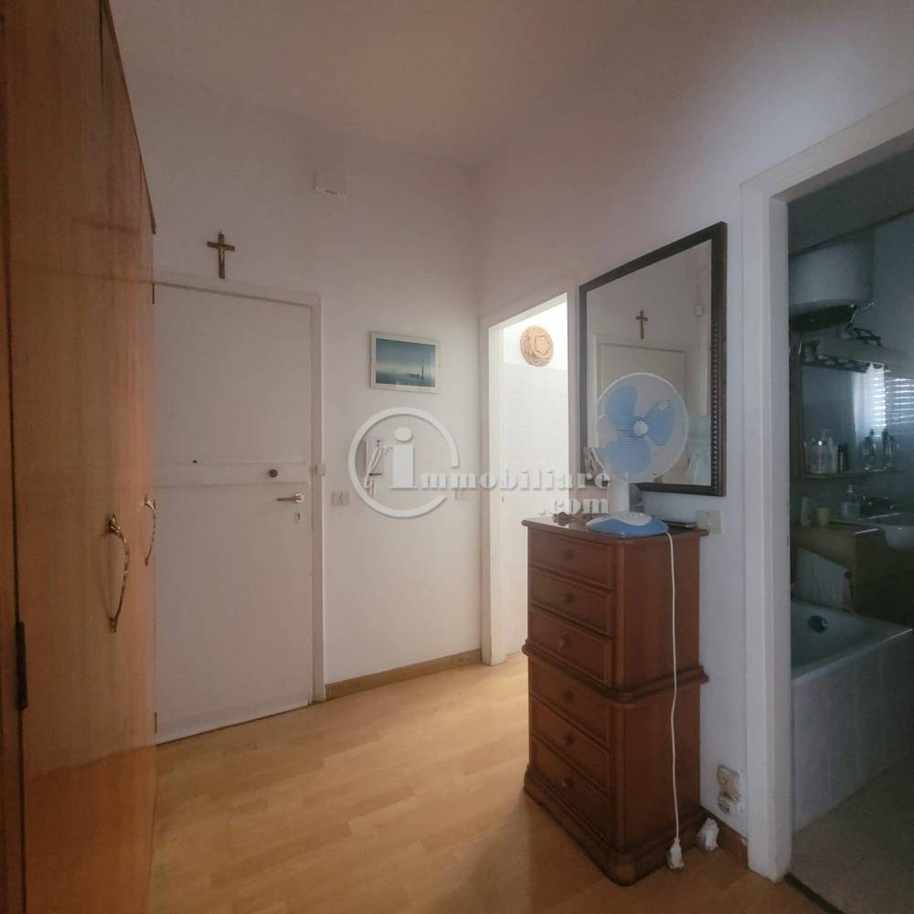 appartamento in vendita a Milano in zona Lorenteggio