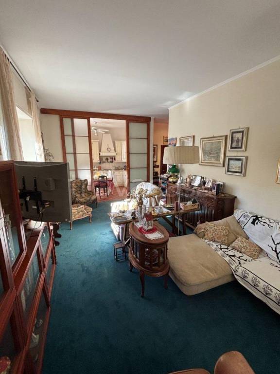 appartamento in vendita a Milano in zona Famagosta