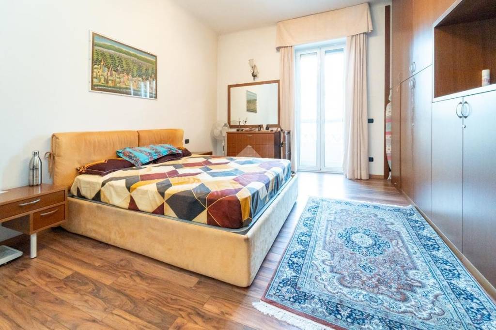 appartamento in vendita a Milano in zona Guastalla