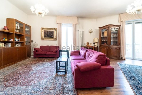 appartamento in vendita a Milano in zona Guastalla